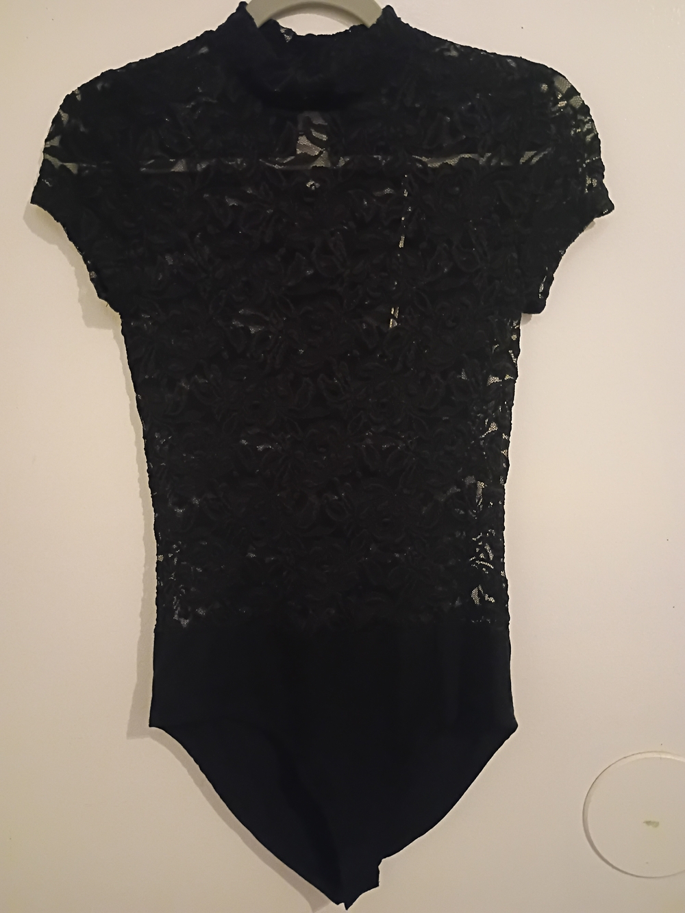 Aqua Women's Black Lace Short-Sleeve Bodysuit Sz‎ S